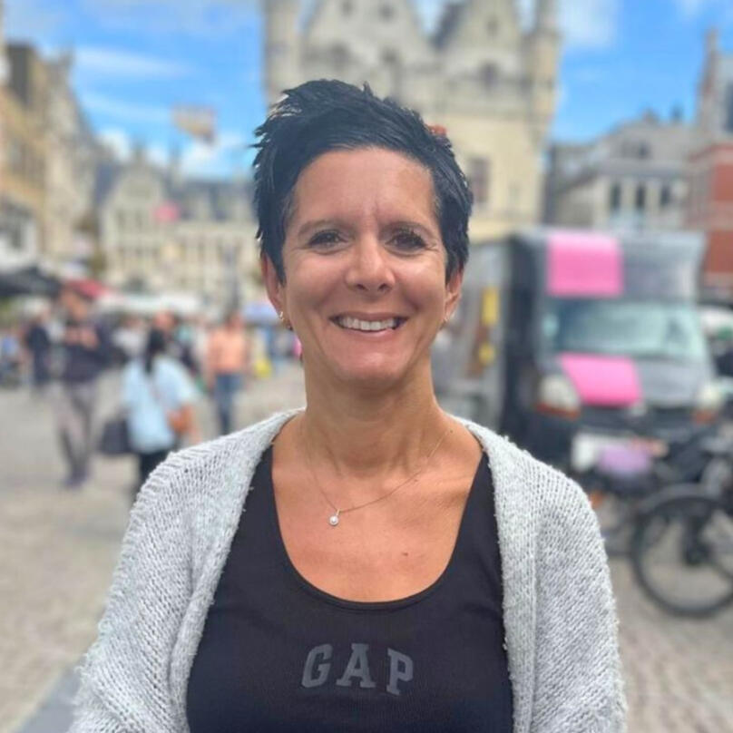 Coach Toni Coach Toni